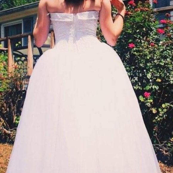 Wedding Dress - Picture 4 of 5